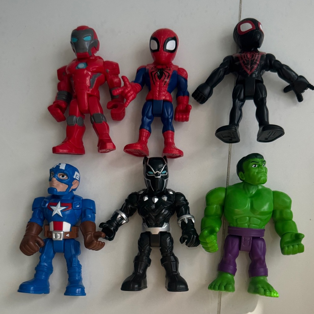 Marvel Superhero Action Figure Collection - Red, Blue, Black, Green
